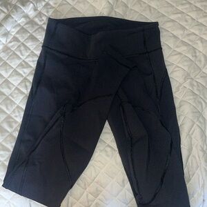 Black Lulu lemon legging size 4